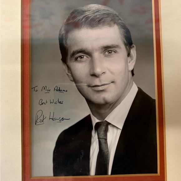 Framed Black and White Autographed Rick Hansen Portrait - Picture 2 of 5